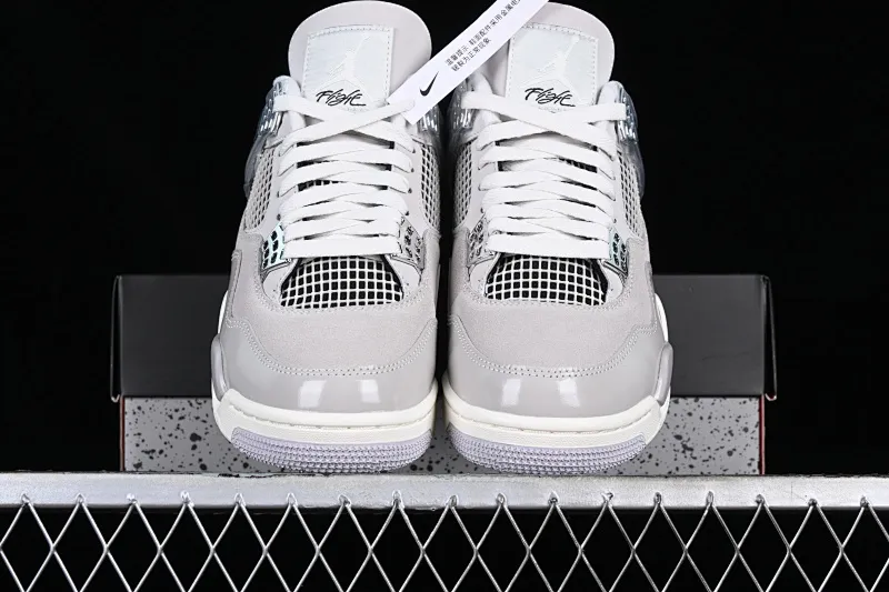 All categories Air Jordan Jordan series basketball shoes Air Jordan 4 OG version Air Jordan 4 Retro "Frozen Moments" AJ4 Joe 4 electroplated silver AQ9129-001